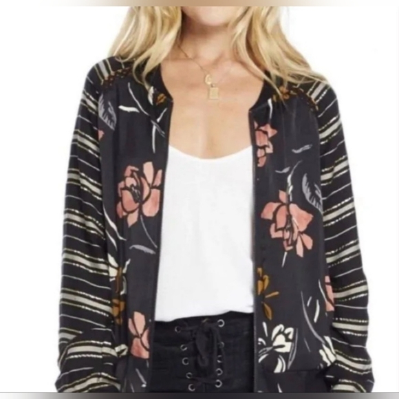 Saltwater LUXE Black Crossfire Bomber Jacket in floral Patern Size Medium - Picture 10 of 10